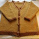 Handgebreid vest, maat L.  Andere kleur, vest of trui laten breien: Neem contact met ons op.