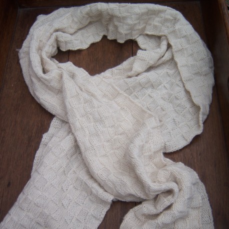 Sjaal van baby alpacawol , blokjes patroon, 30 x 170 cm.